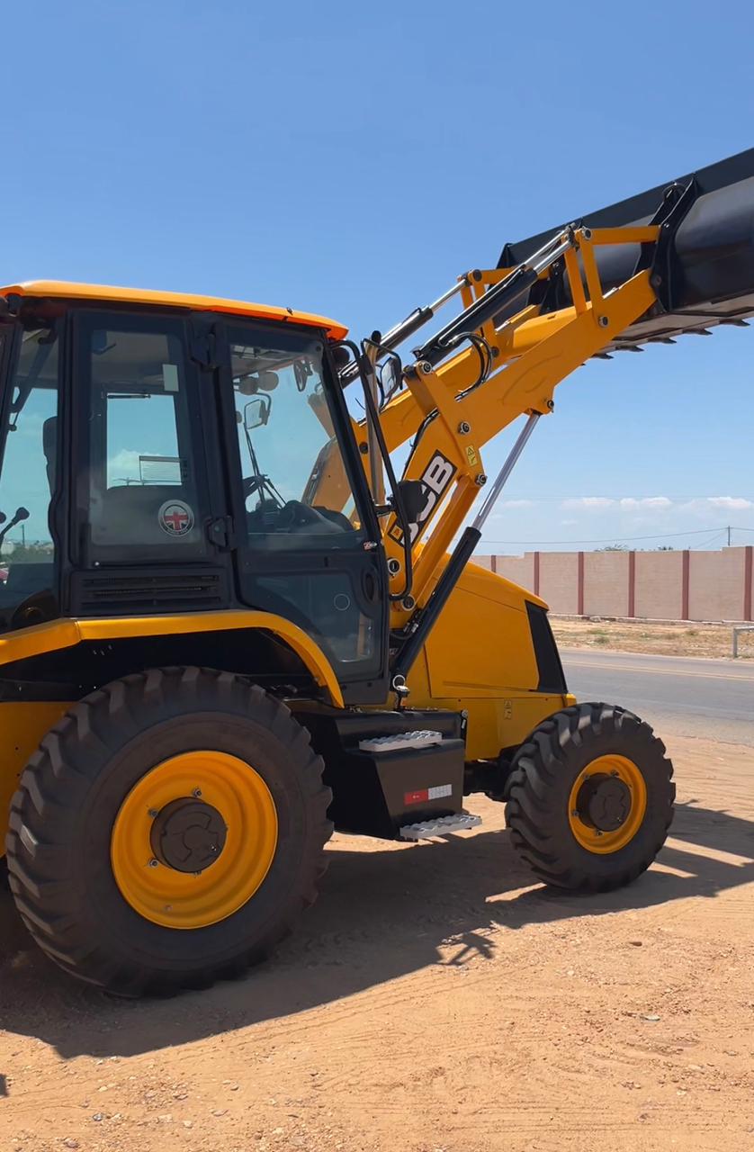 Retro escavadeira JCB 3CX 2025 zero uso