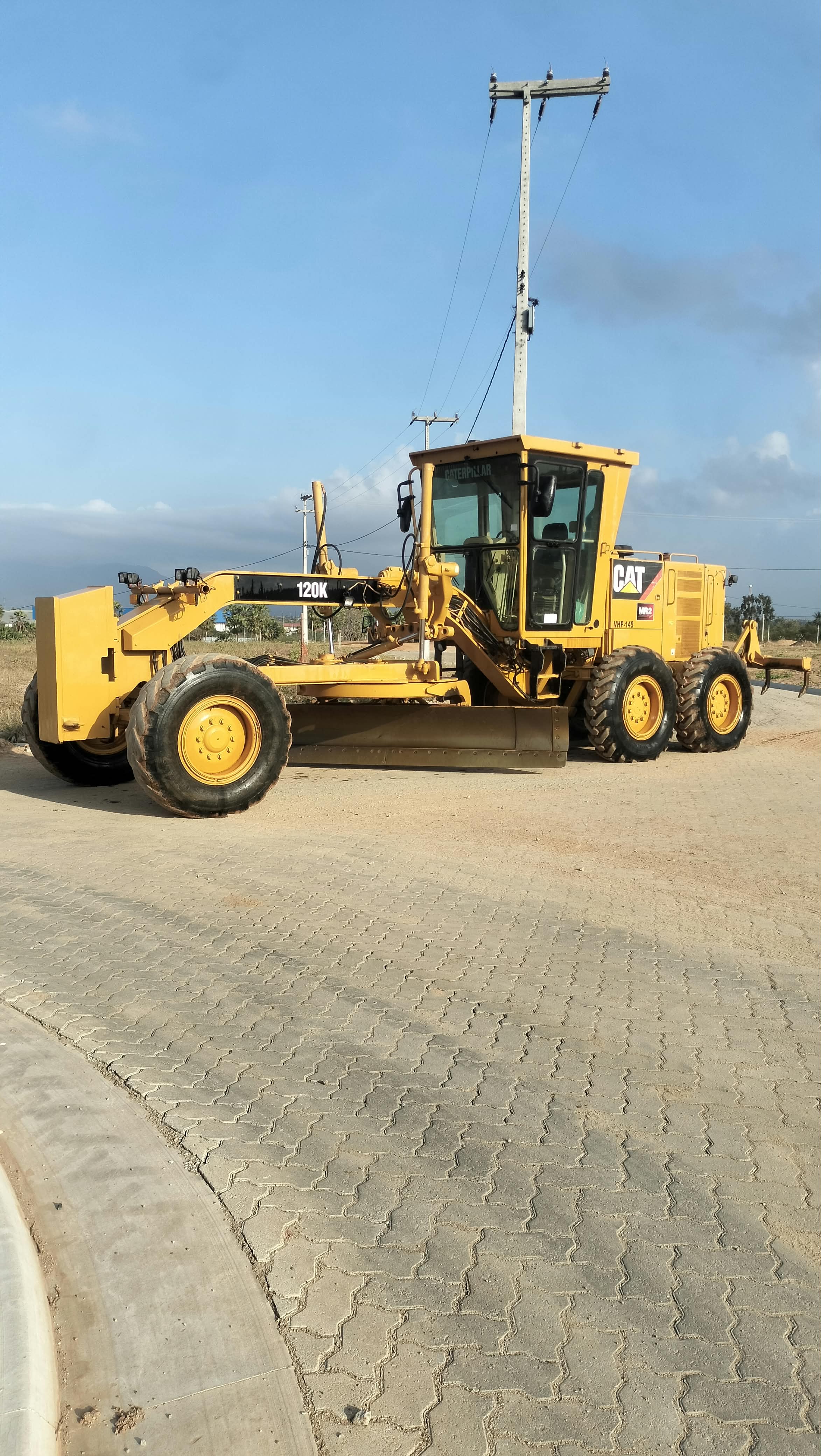 MOTONIVELADORA CAT 120K - 2016